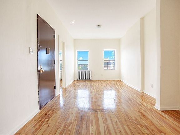4th image of 304 Sumpter St #3D