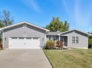 12073 Washington Ct, Maryland Heights, MO 63043