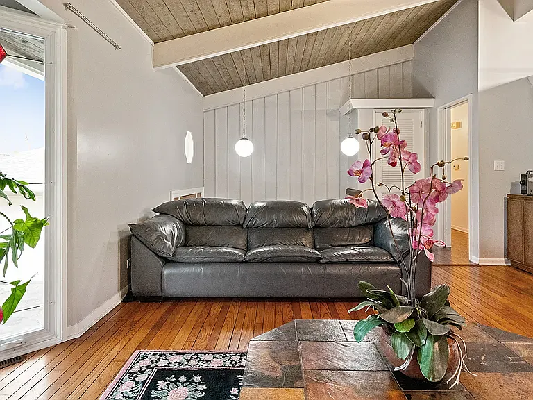 1224 Modaff Rd — Photo 4