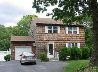 5 Floyd Rd N, Shirley, NY 11967