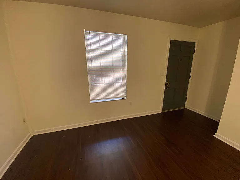 2124 Cherokee Pkwy — Photo 4