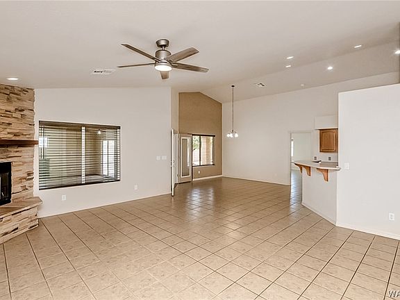 3rd image of 3000 N Prescott Street