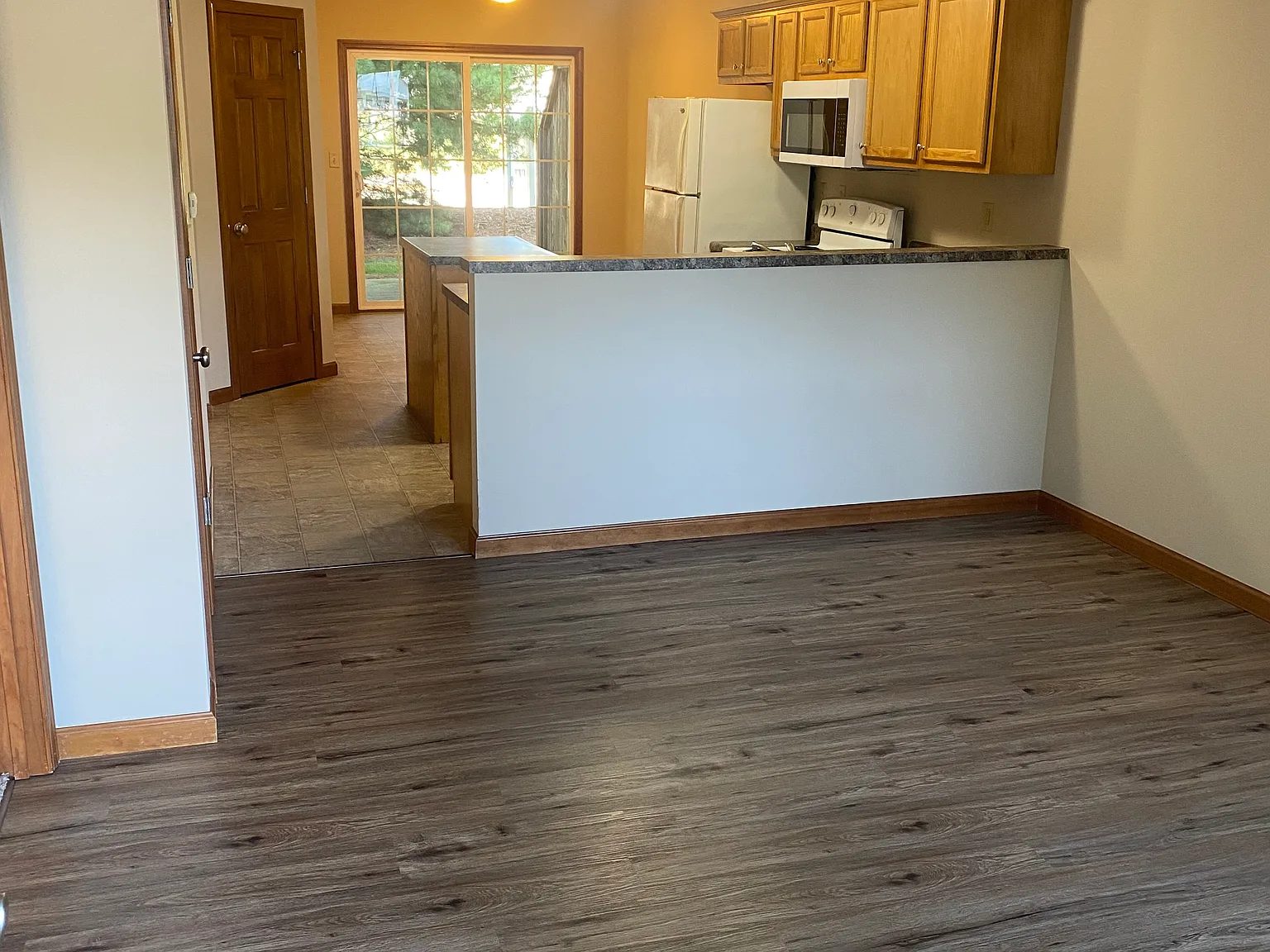 2 bed, 804 sqft, $1,100 — Photo 3