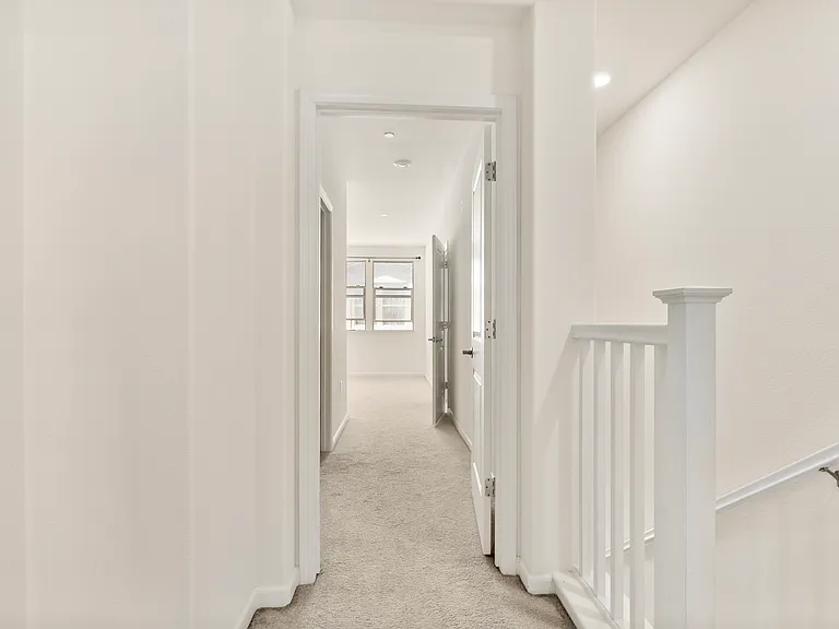 2703 Ferrara Cir — Photo 17