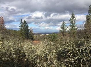 1750 Apache Dr, Medford, OR 97501