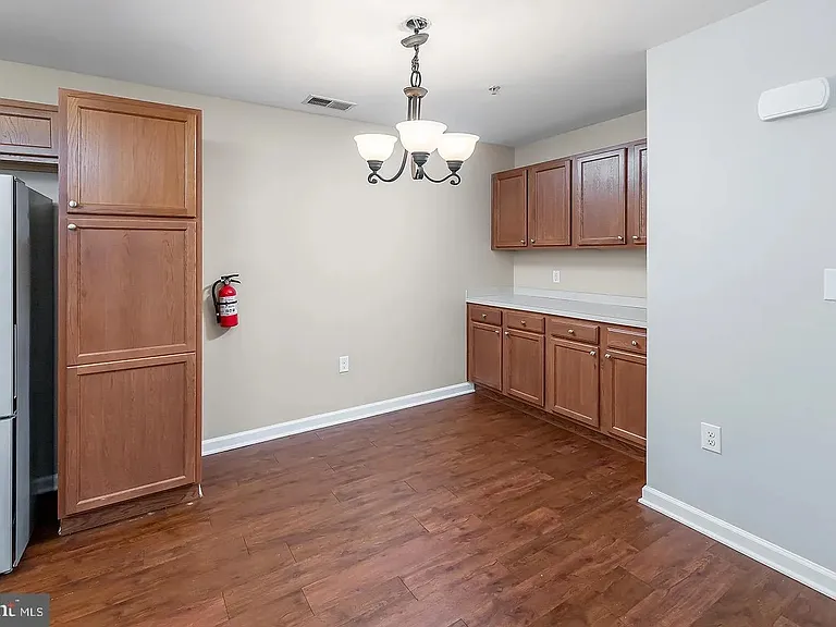 1122 Tristram Cir #1122 — Photo 5