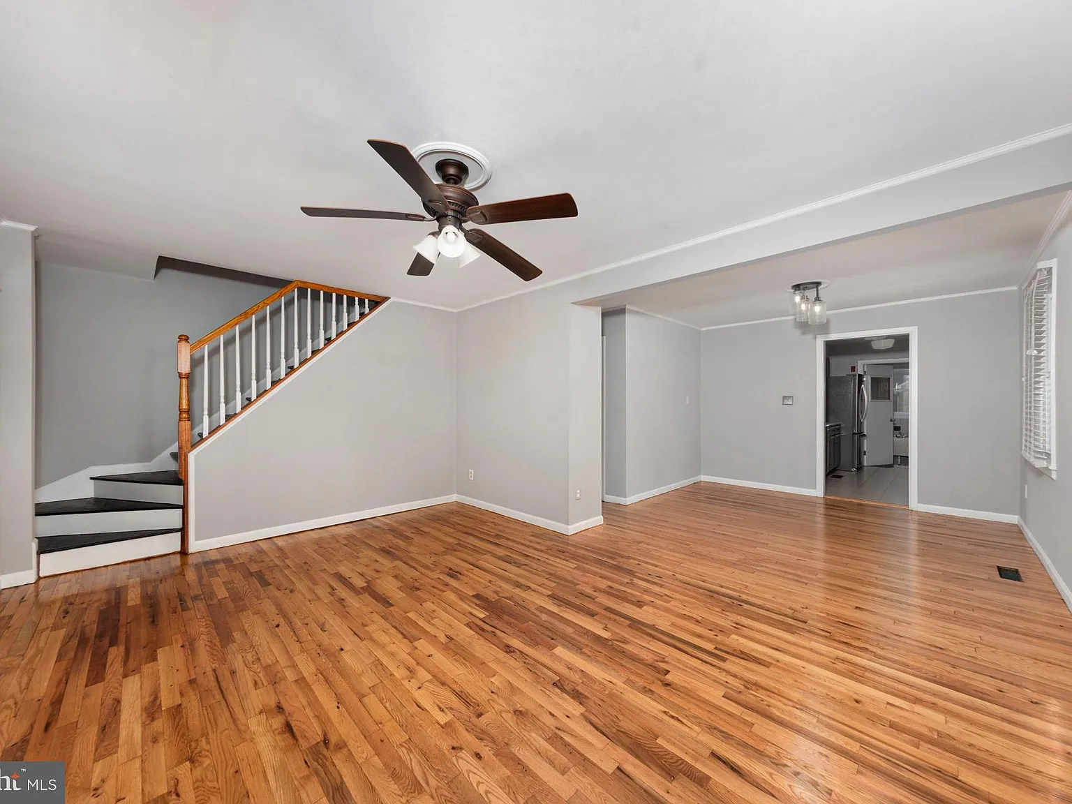 4 bed, 1.5 bath, 1352 sqft, $2,500 — Photo 3