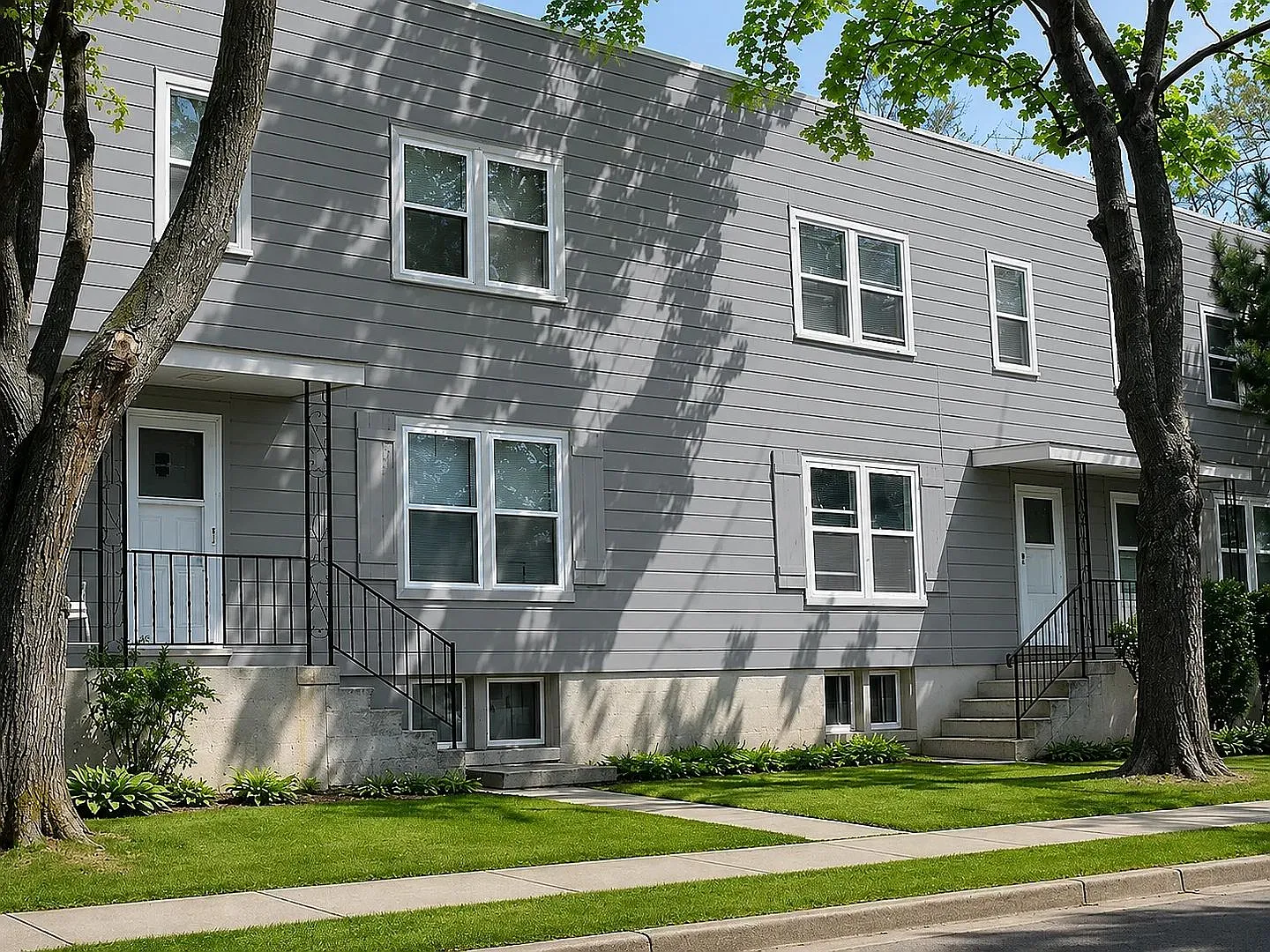 514-522 Douglas — Photo 1