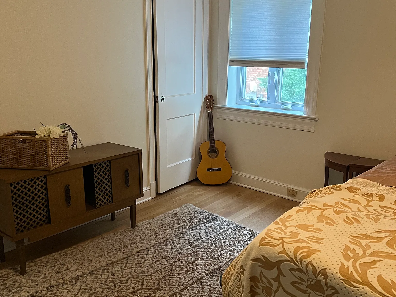 4 bed, 2.5 bath, 1375 sqft, $5,895 — Photo 4
