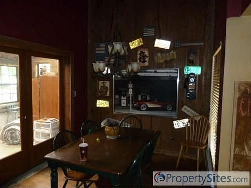 4th image of 3438 Sunnyview Ln