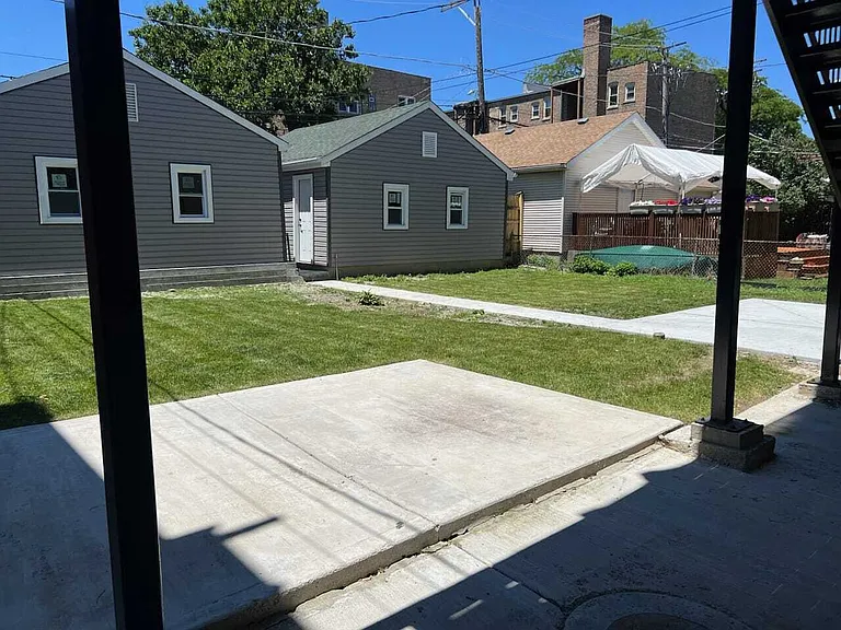 2946 N Rockwell St #3 — Photo 5