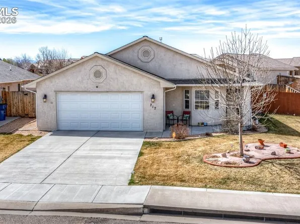 717 Edna Ln, Pueblo, CO 81005