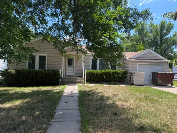 1116 S Main St, Mitchell, SD 57301