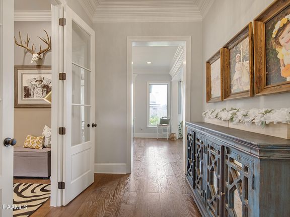 4th image of 202 Herbsaint Dr