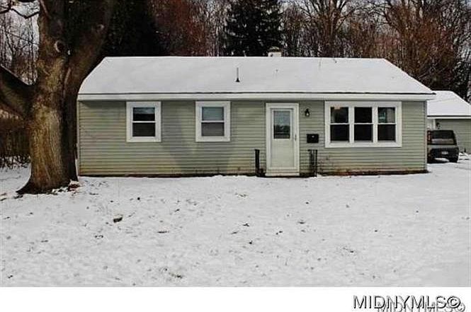 1st image of 21 Larchmont Dr