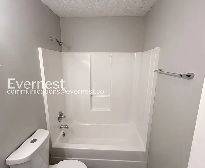 1487 Saint Dunstans Rd — Photo 17