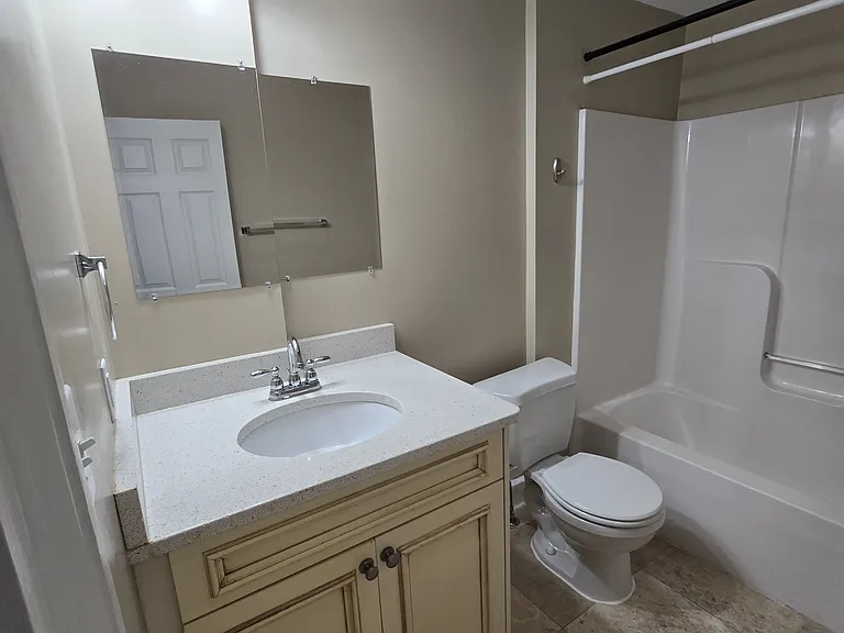 201 E Bank St #20 — Photo 20