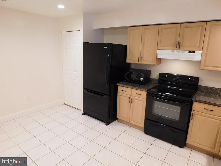 1741 S Hayes St #1 — Photo 5