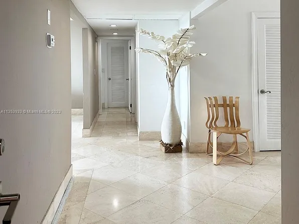 90 Edgewater Dr APT 1027, Coral Gables, FL 33133