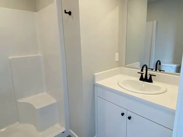 608 Telegraph Rd — Photo 13