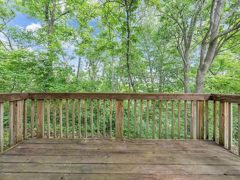 6852 Woodcreeper Dr — Photo 24