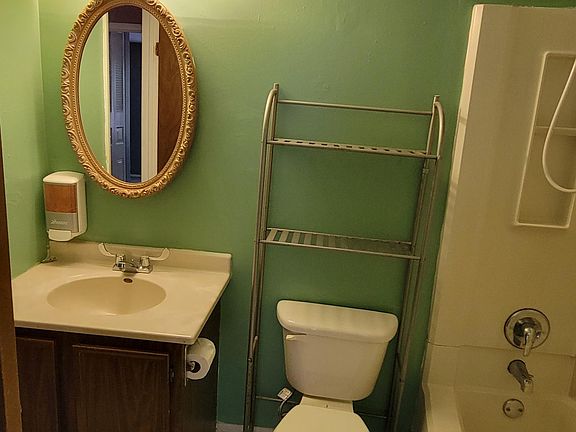 Second floor full bath.