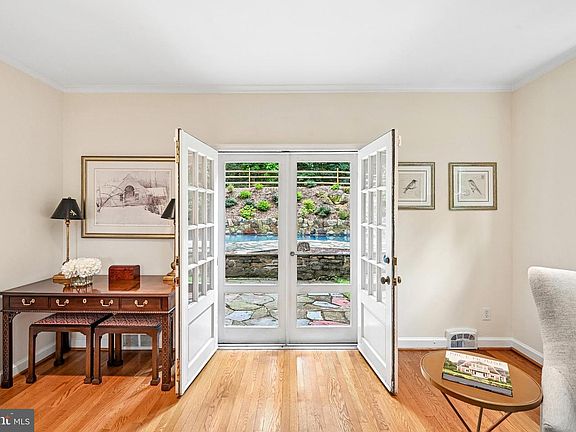 4th image of 472 Timber Ln