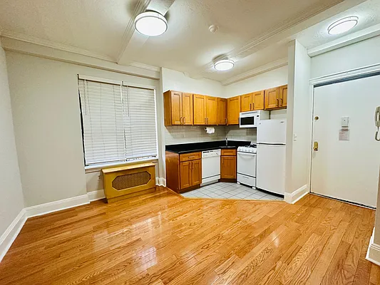 Rented by DeSimone Real Estate | media 9