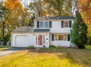37 Sky View Dr, West Hartford, CT 06117