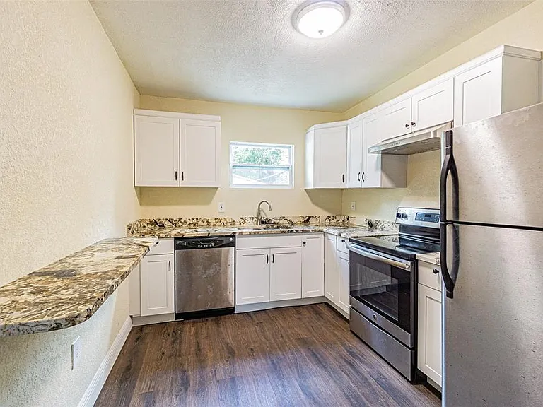 505 E Virginia Ave — Photo 6