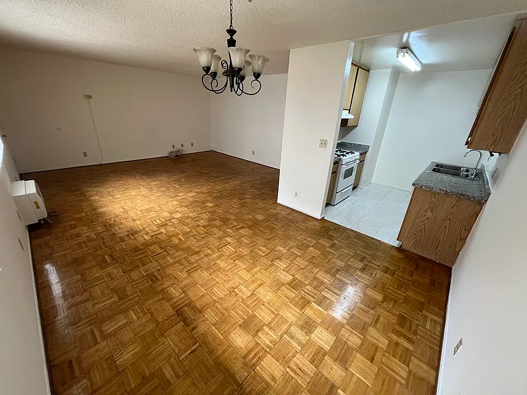 452 W Windsor Rd #2 — Photo 3