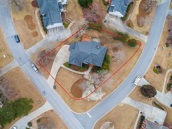 2nd image of 106 Lexington Pass #6