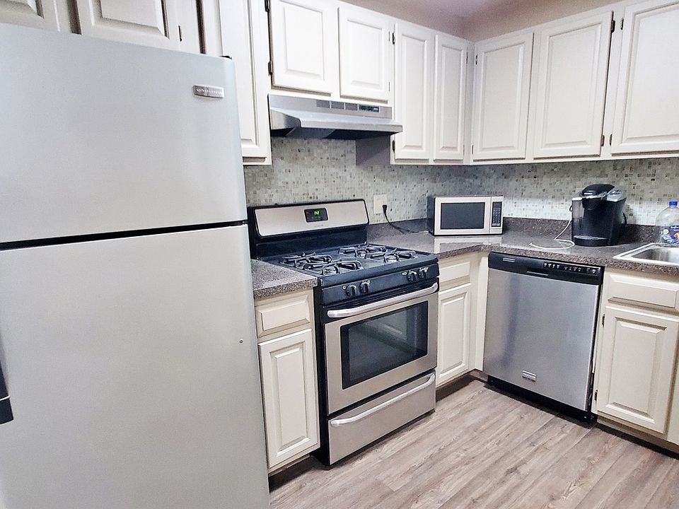 1st image of 12-01 26th Ave #2