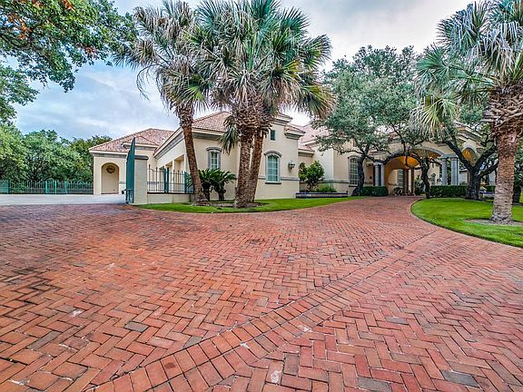 4th image of 19 Inverness Blvd