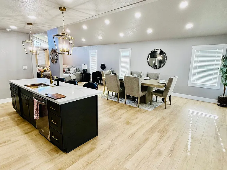 829 Cambridge Dr — Photo 5