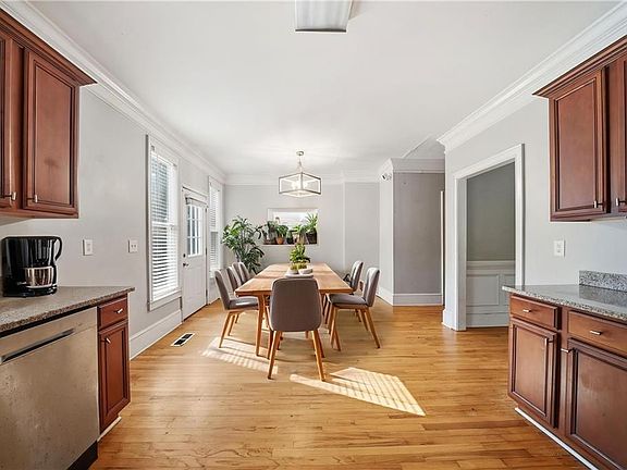 2nd image of 1864 La Mesa Ln