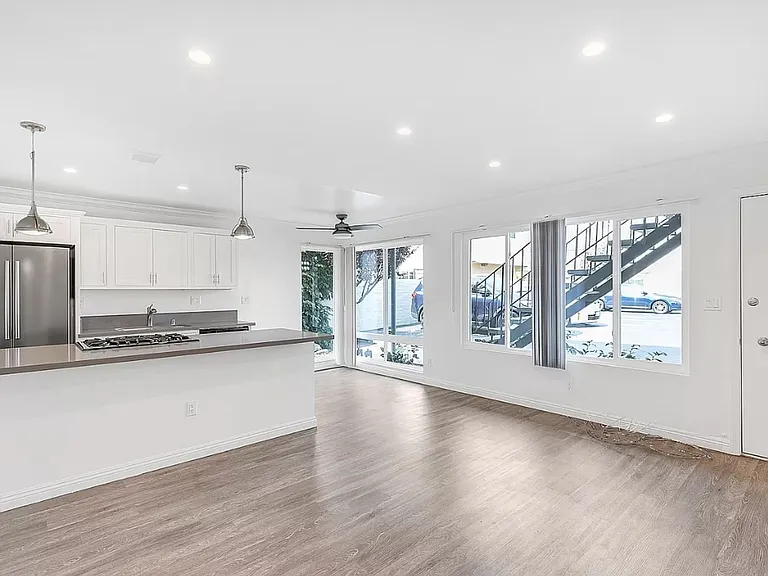 4327 Inglewood Blvd — Photo 8