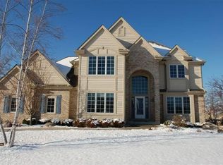 W171N5453 Autumn View Ln, Menomonee Falls, WI 53051