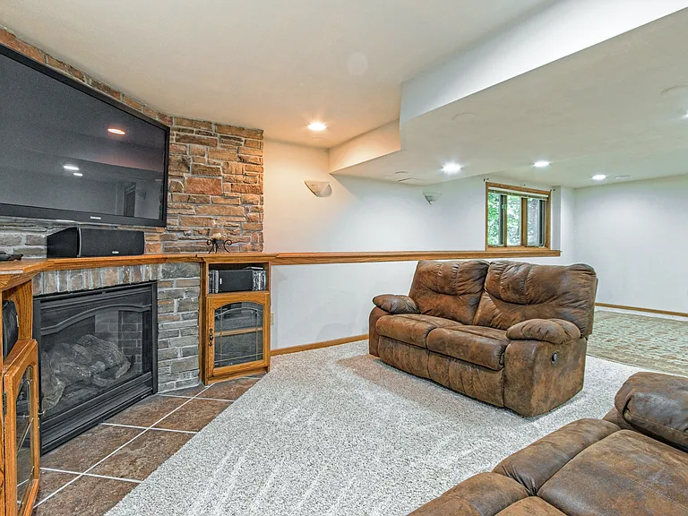7126 New Washburn Way — Photo 63