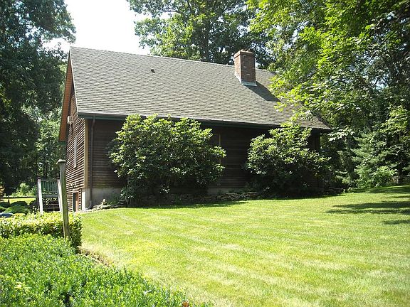 2nd image of 315 Winter St