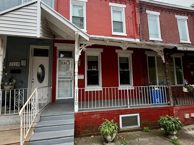 2120 Wharton St — Photo 3