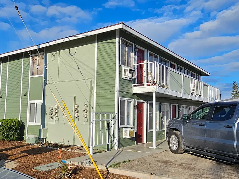 2410 S M St #7 — Photo 4