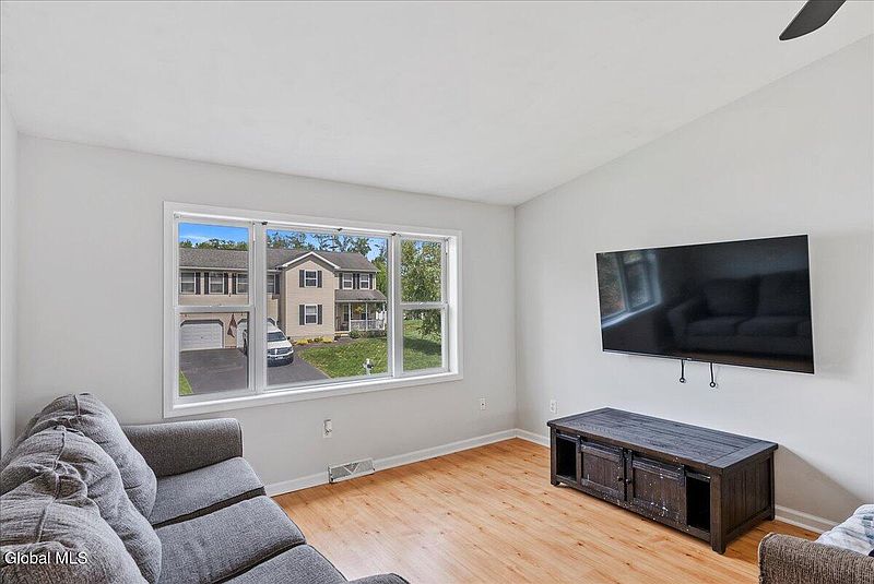 5th image of 4 Prospect Hills Road