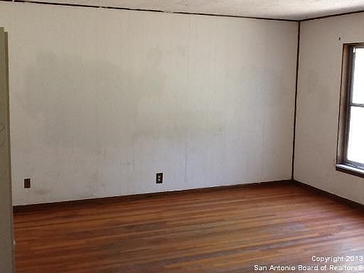 2nd image of 307 Newport Dr