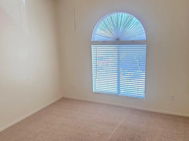 4106 E Chambers St — Photo 23