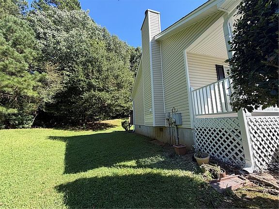 2nd image of 1215 Amanda Way