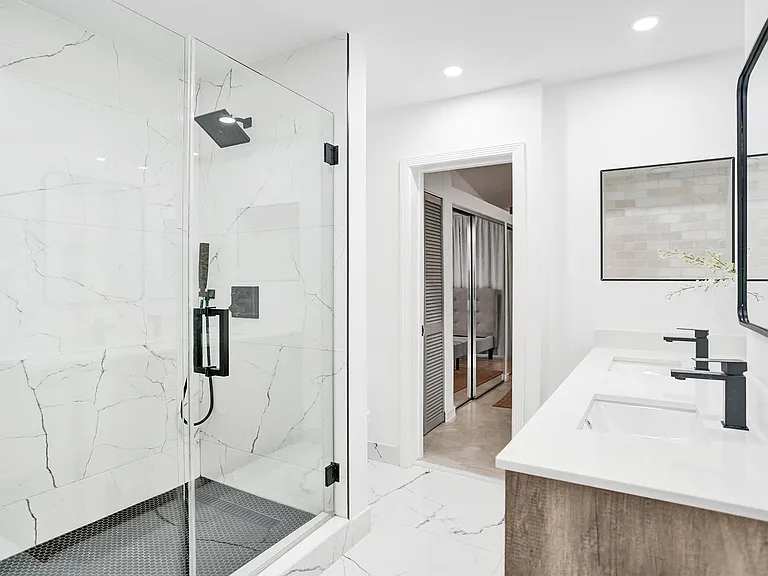 147 SW 3rd St — Photo 19