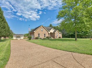 404 Lyon Dr, Portland, TN 37148