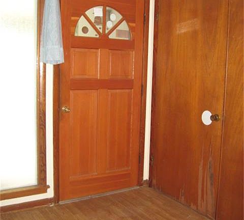 2nd image of 1808 Meadowview Dr
