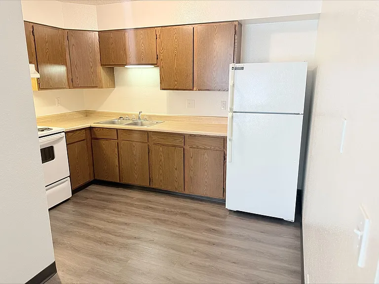 1216 S G Ave — Photo 18